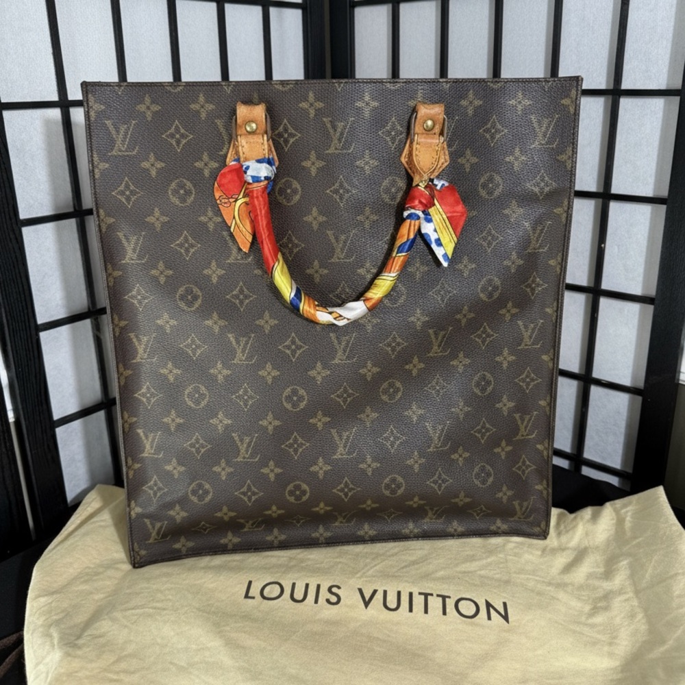 ❌SOLD❌Louis Vuitton Sac Plat